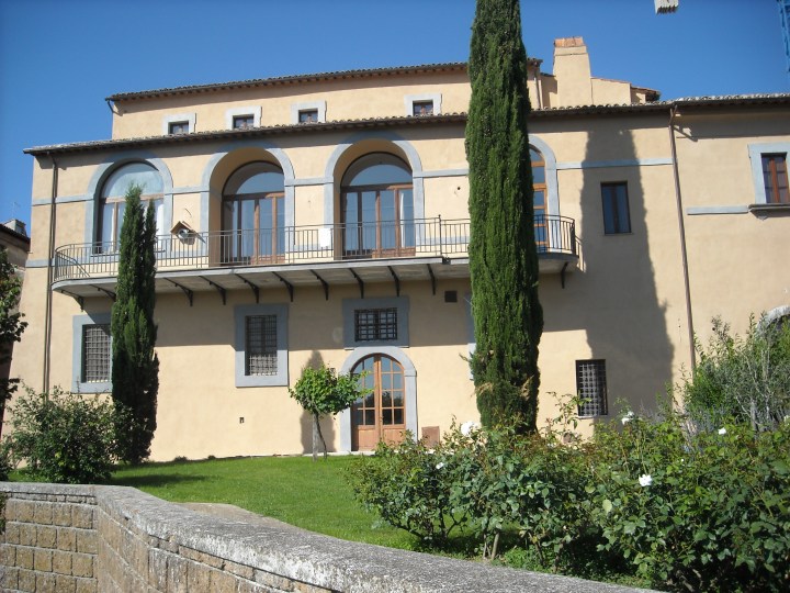 Il Buon Gesù di Orvieto. Fondazione, sviluppo e consolidamento di un monastero di clarisse in età&nbsp;moderna